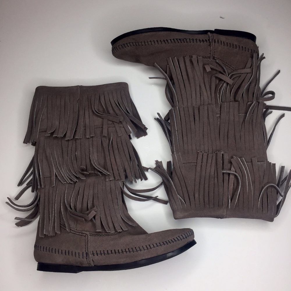 Minnetonka 3 Layer Fringe Moccasin Boots Size 7. - image 1